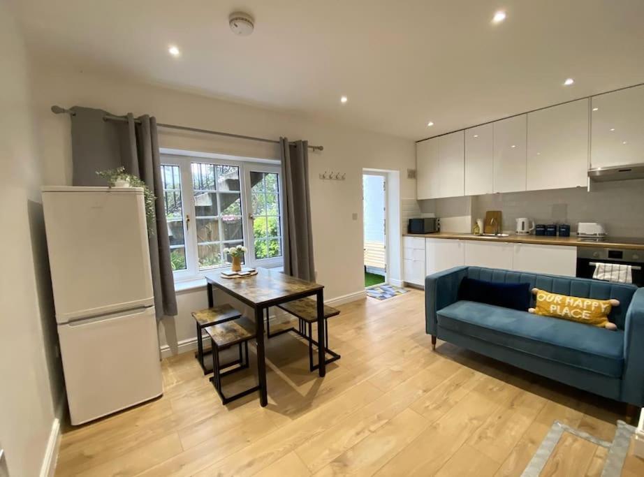 Redhill Town Centre Garden Flat Apartment Redhill (Surrey)