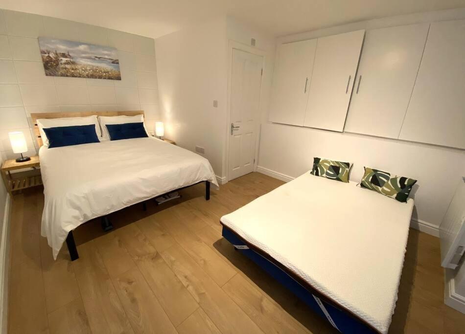 Redhill Town Centre Garden Flat